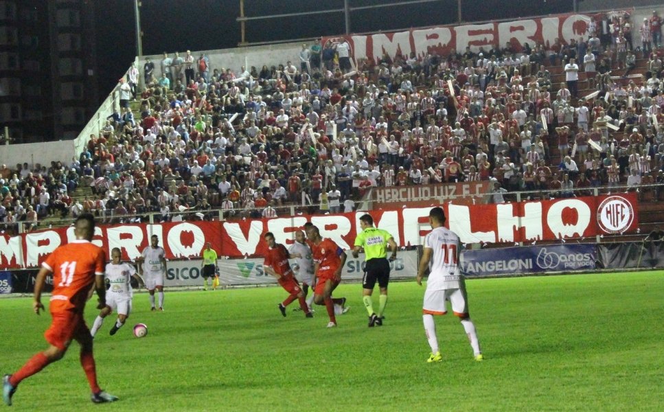 sabado-tem-preco-especial-no-estadio-anibal-costa-1 Legenda: Torcida será fundamental contra o JEC. Foto: Hercílio Luz/Divulgação