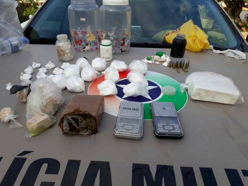 trafico-drogas-sao-apreendidas-em-bote-em-plena-lagoa-0 Foto: Divulgação/Notisul