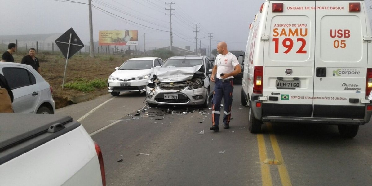 engavetamento-com-tres-carros-na-sc-108-em-braco-do-norte-deixa-uma-vitima-1