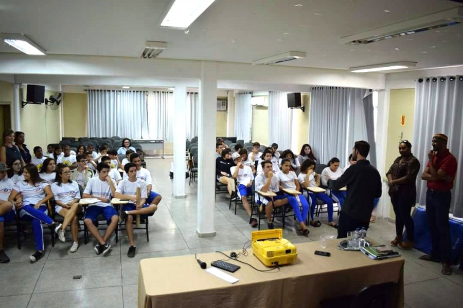 ensino-medio-inovador-estudantes-debatem-discriminacao-racial-1