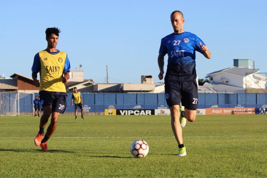 serie-d-petterson-zagueirao-do-peixe-avalia-pre-estreia-0 Foto: Divulgação/Notisul