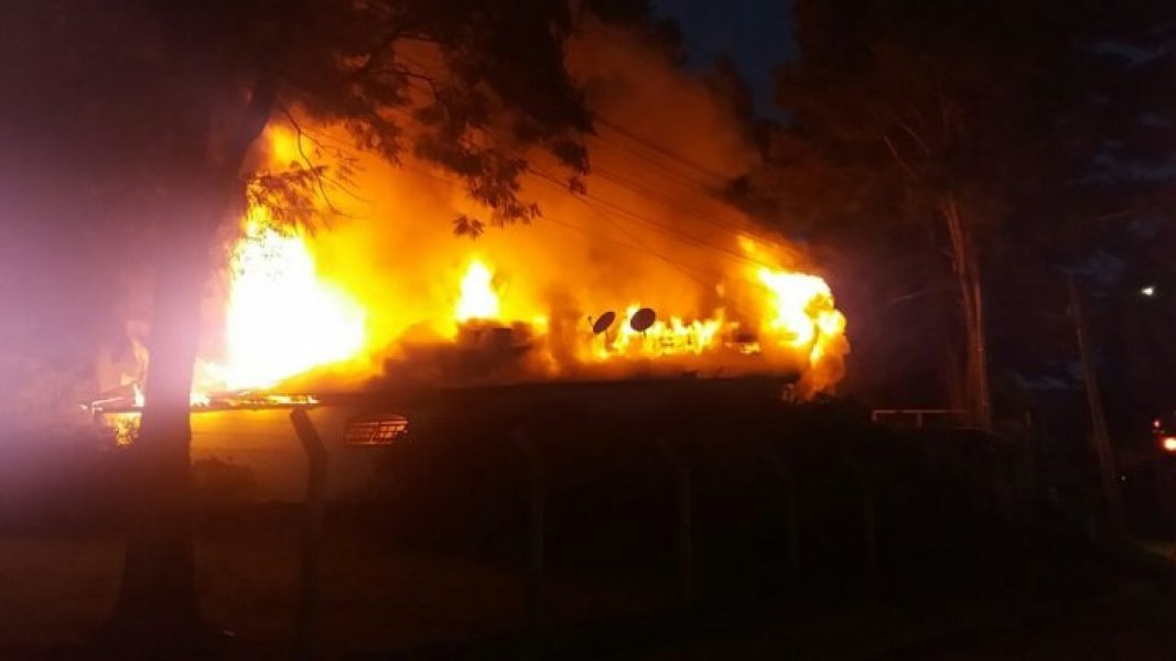 uniao-da-vitoria-curiosos-atrapalham-resgate-durante-incendio-0
