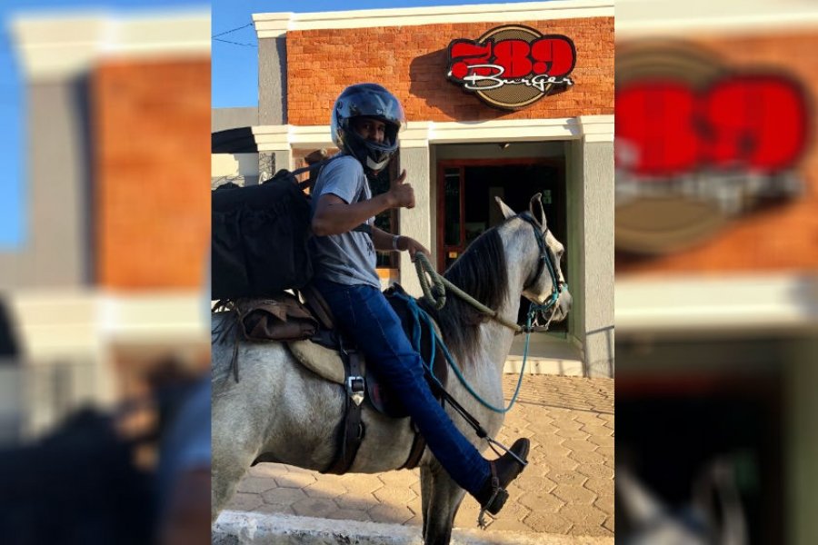 empresario-do-df-usa-cavalo-para-driblar-falta-de-combustivel-1