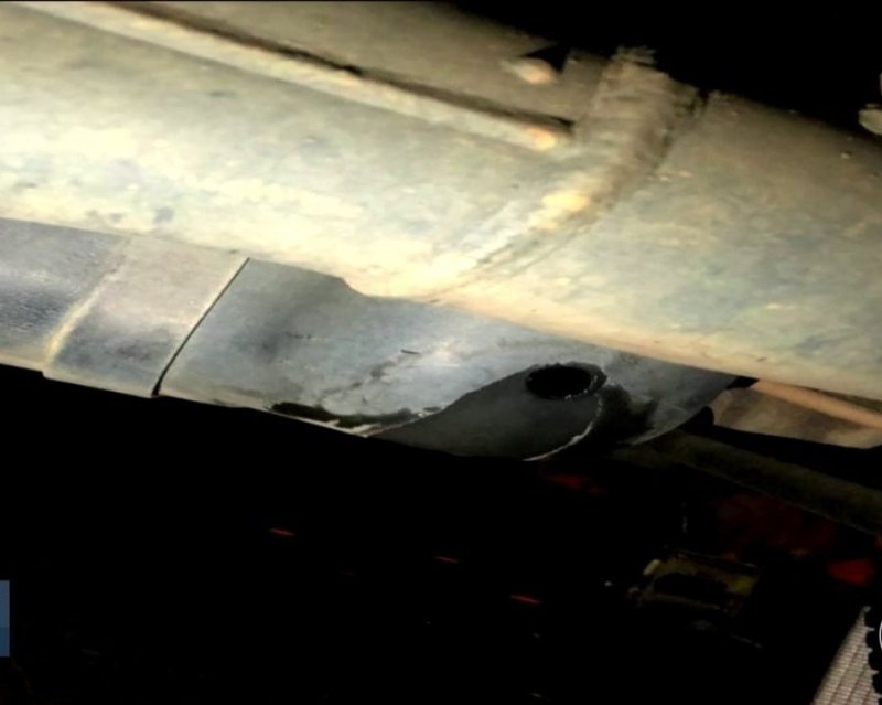 ladrao-fura-tanque-de-carro-e-rouba-combustivel-em-sao-paulo-1