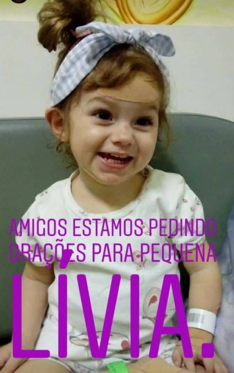 livia-a-pequena-que-lutou-pelo-respirador-mecanico-esta-internada-novamente-1