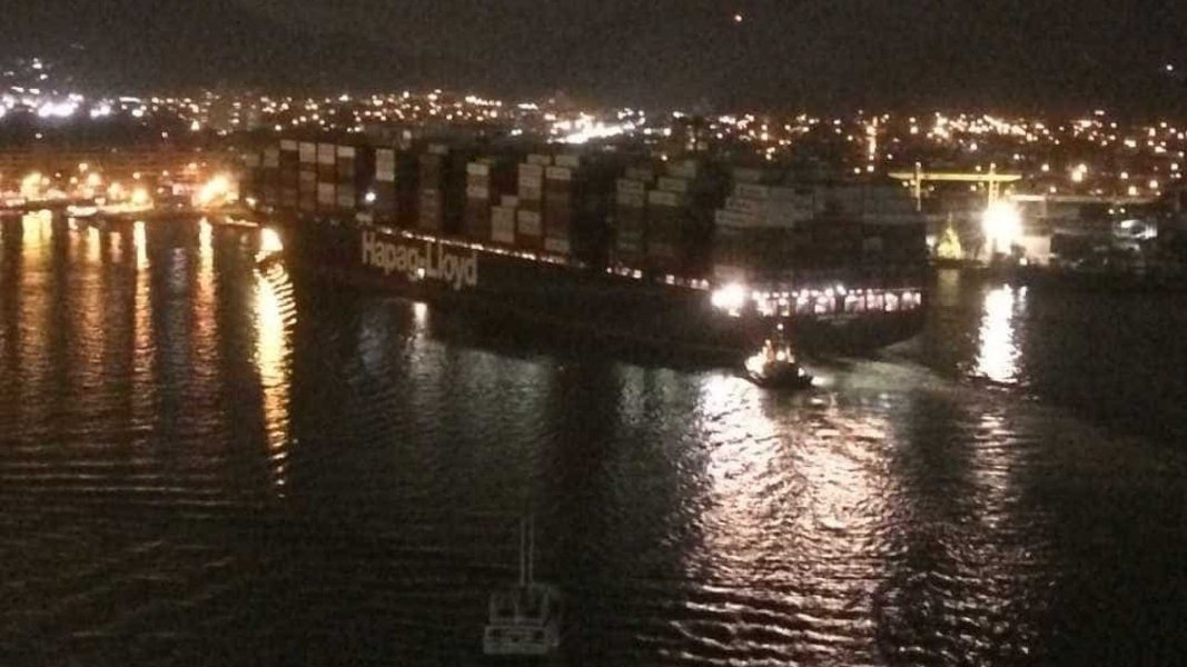 navio-desgovernado-atinge-tres-balsas-no-porto-de-santos-1