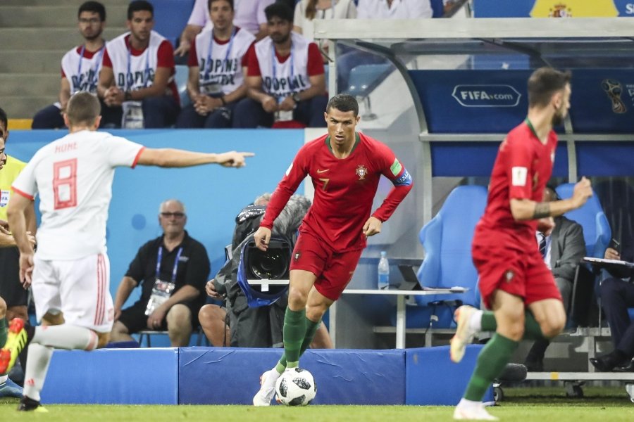 com-tres-de-cristiano-ronaldo-portugal-e-espanha-empatam-1