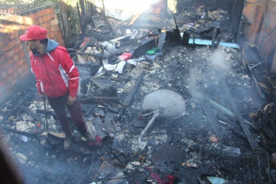lages-familia-perde-tudo-em-incendio-que-pode-ser-criminoso-1