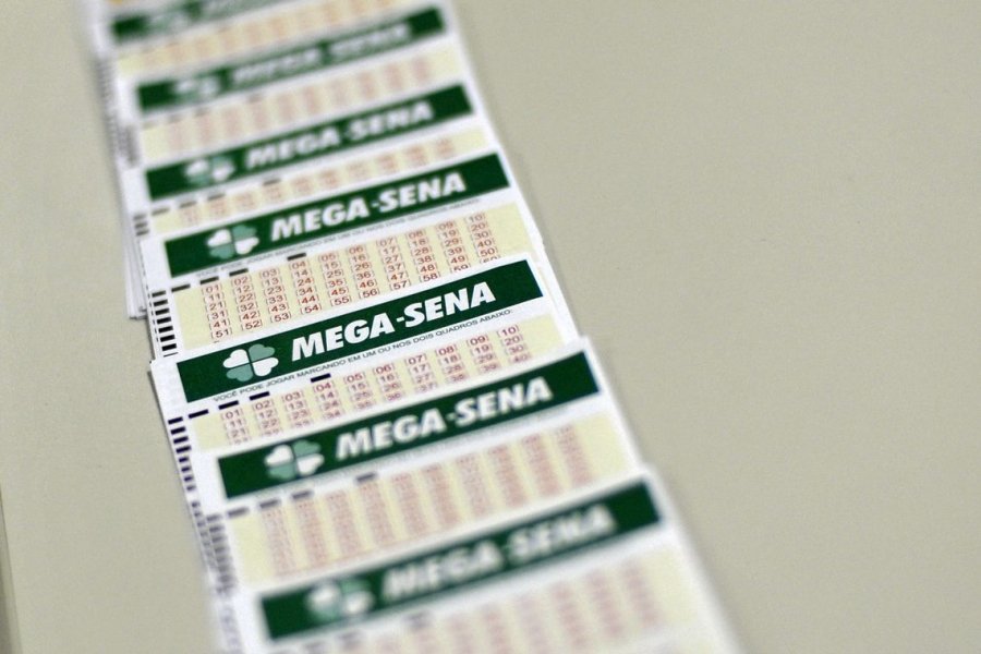 mega-sena-acumula-e-pagara-r-35-milhoes-veja-as-dezenas-sorteadas-1