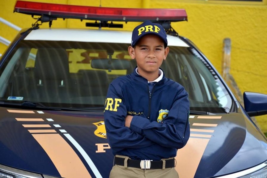 menino-de-12-anos-concretiza-o-sonho-de-ser-prf-por-um-dia-1
