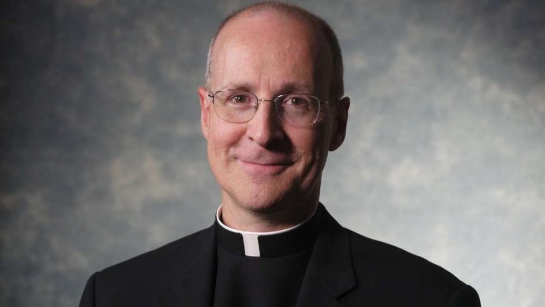 precisamos-parar-de-tratar-lgbts-como-leprosos-diz-jesuita-consultor-do-vaticano-1