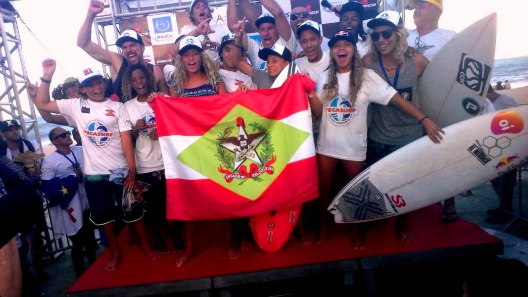 santa-catarina-e-campea-da-1a-etapa-no-surf-amador-em-pernambuco-1