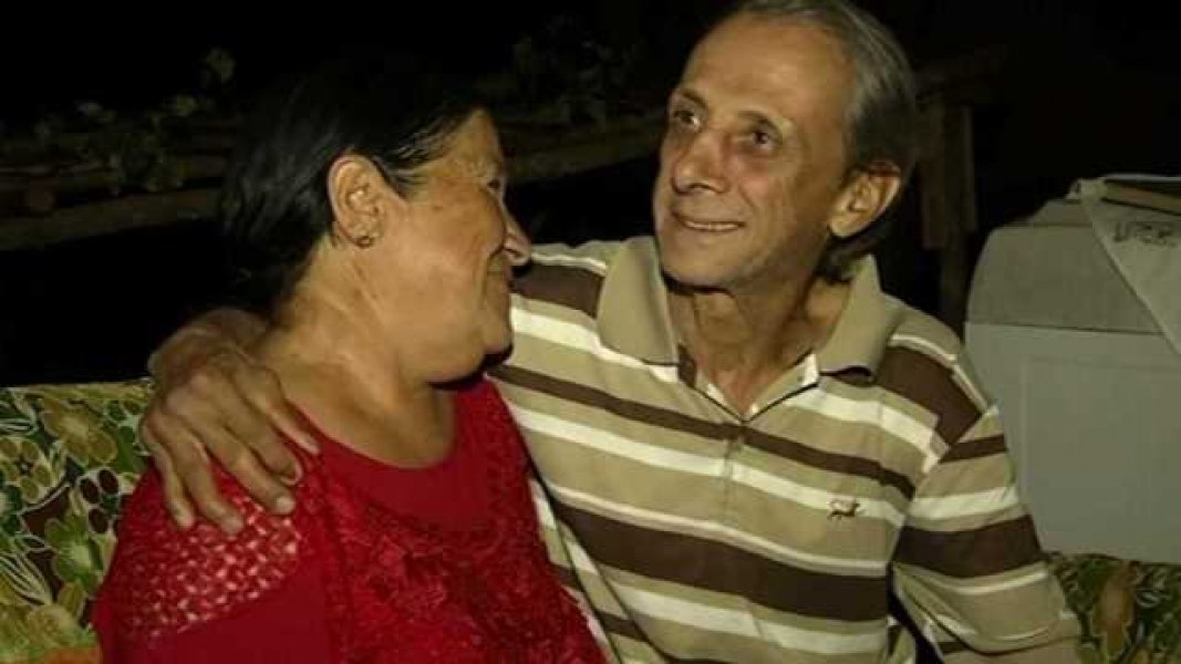 casal-se-apaixona-em-abrigo-de-idosos-e-troca-aliancas-maior-bencao-1