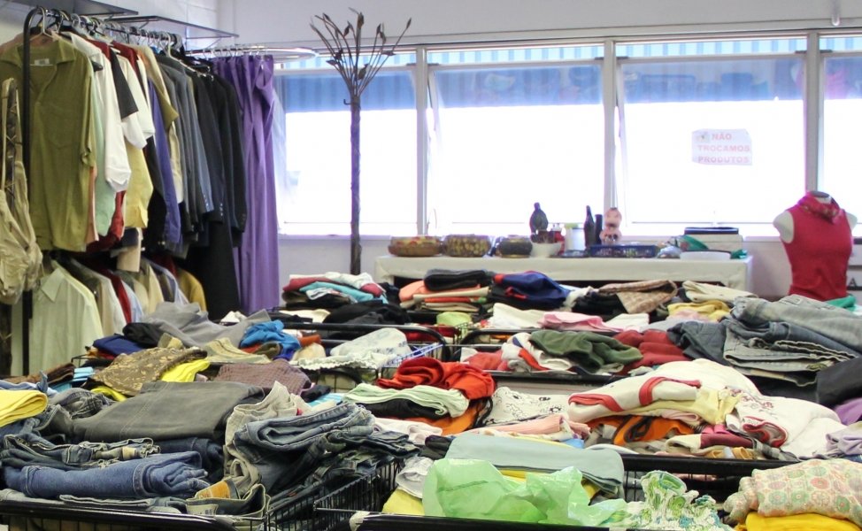 colaboradores-do-bem-grupo-promovera-bazar-solidario-neste-sabado-1