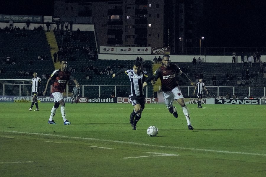 figueirense-perde-e-esta-a-quatro-jogos-sem-vencer-1