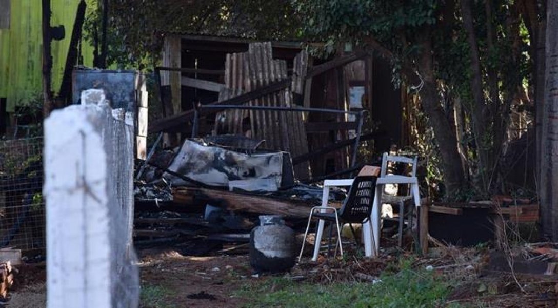 incendio-em-residencia-mata-homem-de-55-anos-no-oeste-1