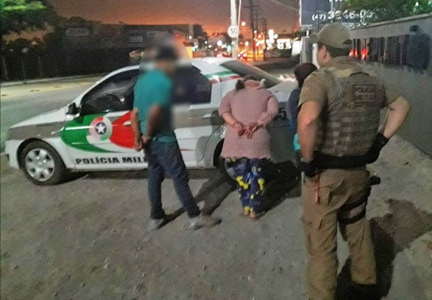 irmaos-sao-levados-ao-conselho-tutelar-apos-mae-e-avo-serem-presas-por-trafico-1