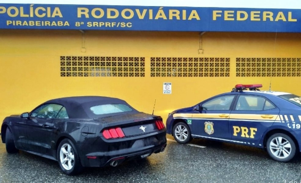 joinville-mustang-sem-placas-e-apreendido-apos-chegar-rodando-dos-eua-a-sc-1