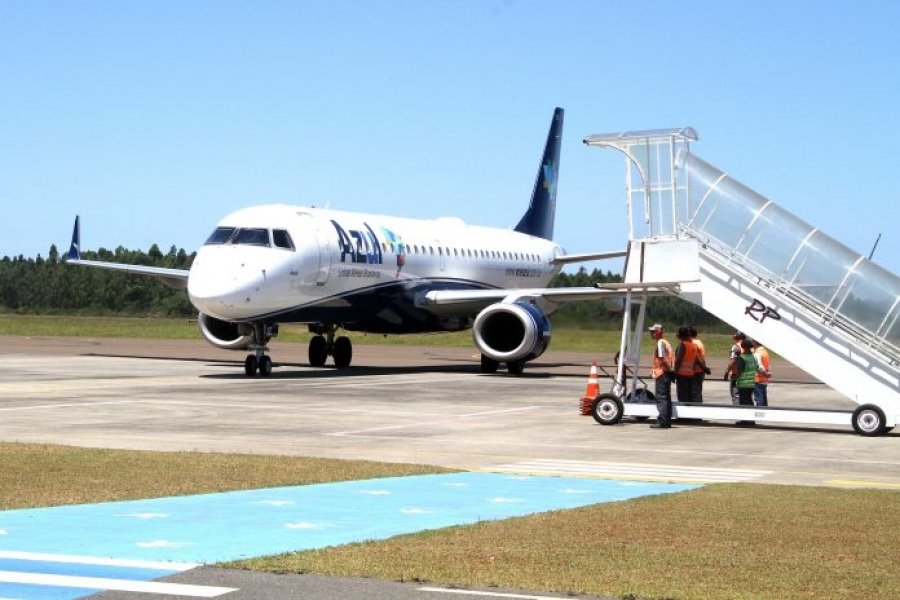 aeroporto-de-jaguaruna-azul-ja-voltou-a-operar-com-os-voos-noturnos-1