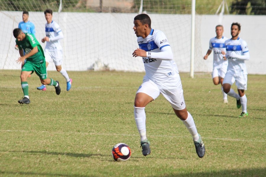 atacante-e-artilheiro-na-base-do-peixe-e-apresentado-no-principal-1