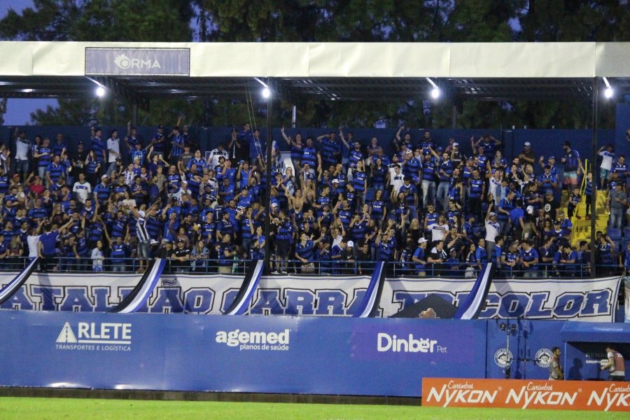 catarinense-da-serie-a-2019-bandeiras-voltam-as-arquibancadas-dos-estadios-catarinenses-1