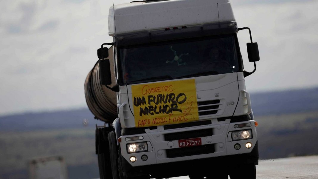 alta-de-14-no-combustivel-mobiliza-caminhoneiros-e-ameaca-eleicoes-1