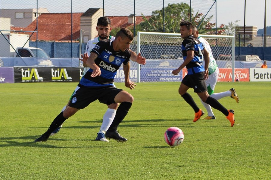 atletico-tubarao-so-empata-na-estreia-em-casa-pela-copa-sc-1