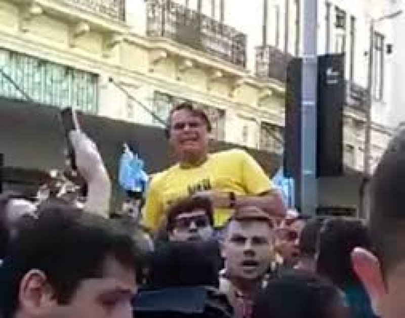 bolsonaro-e-esfaqueado-durante-campanha-em-juiz-de-fora-1