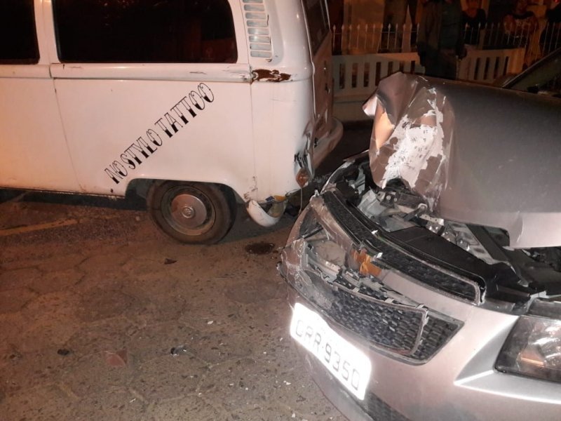 braco-do-norte-embriagado-motorisa-colide-em-veiculo-estacionado-na-rua-1