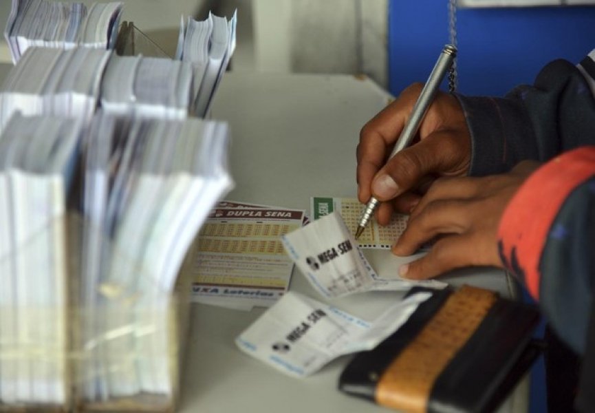 curiosidade-saiba-como-um-matematico-ganhou-14-vezes-na-loteria-1