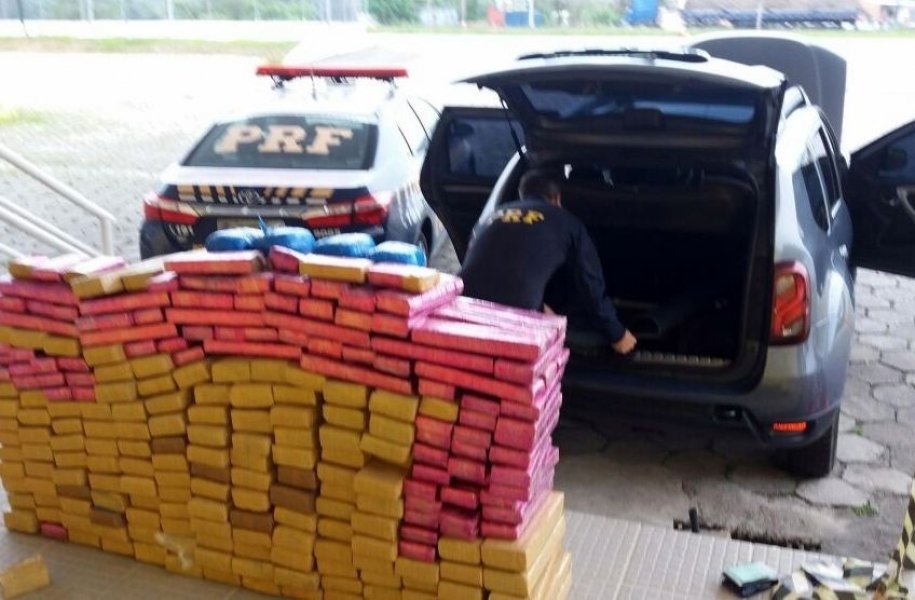 homem-e-preso-na-br-101-com-quase-300-quilos-de-maconha-0