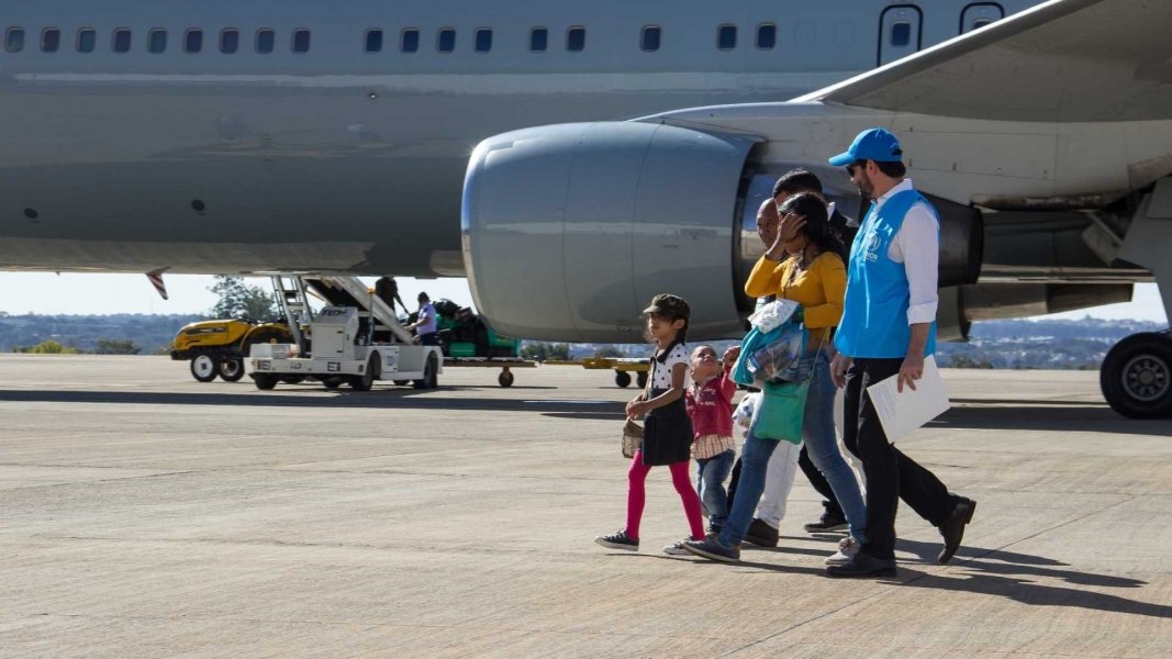 mais-de-200-venezuelanos-sao-transferidos-de-roraima-para-o-sul-1