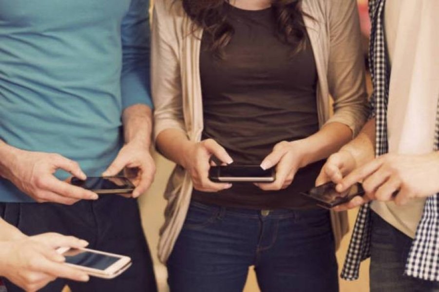 tempo-gasto-com-celular-preocupa-adolescentes-e-pais-mostra-pesquisa-1