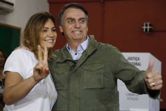 Bolsonaro vence e deve convencer tamb&eacute;m