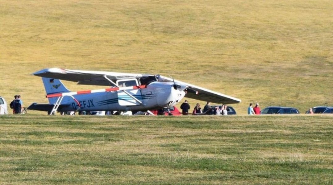 aviao-cai-sobre-multidao-na-alemanha-e-pelo-menos-tres-pessoas-morrem-1