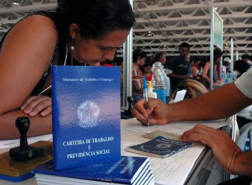 desemprego-cai-para-119-e-tem-a-menor-taxa-do-ano-1