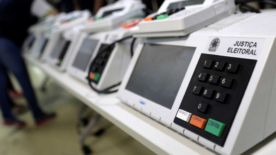 em-duas-horas-de-votacao-310-urnas-eletronicas-foram-substituidas-1