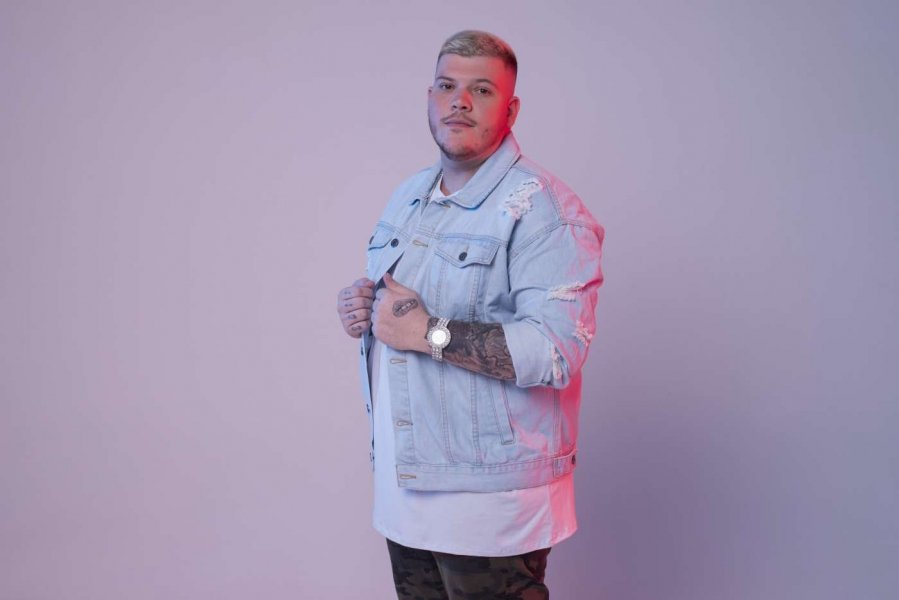 ferrugem-se-apresenta-na-hangar-737-nesta-sexta-1