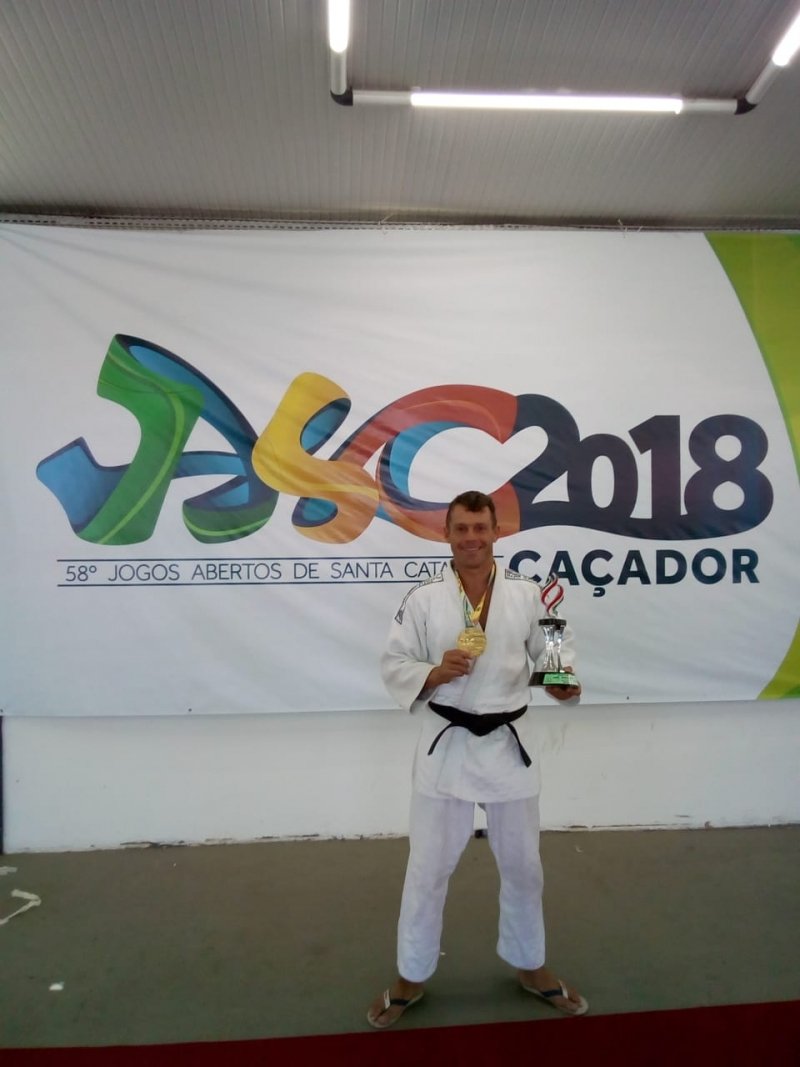 surfista-de-garopaba-disputara-brasileiro-de-judo-1