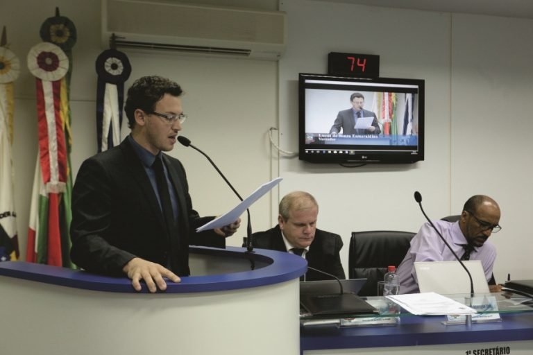 Lucas Esmeraldino candidato
