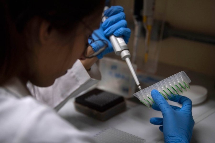 cientistas-da-ufrj-bancam-itens-de-pesquisas-com-o-proprio-salario-1