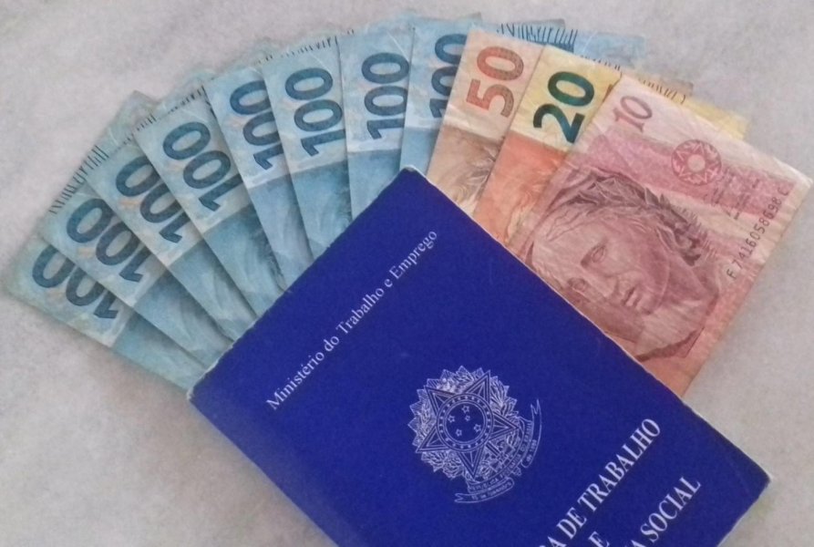 fazenda-sugere-fim-do-abono-salarial-e-revisao-do-reajuste-do-salario-minimo-1