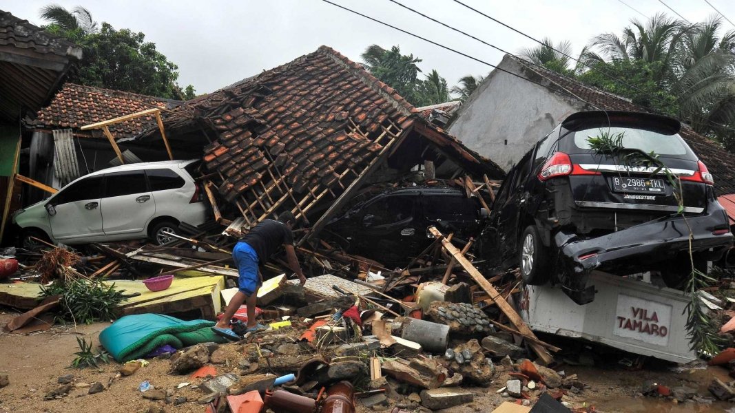 numero-de-mortos-em-tsunami-na-indonesia-ultrapassa-200-1