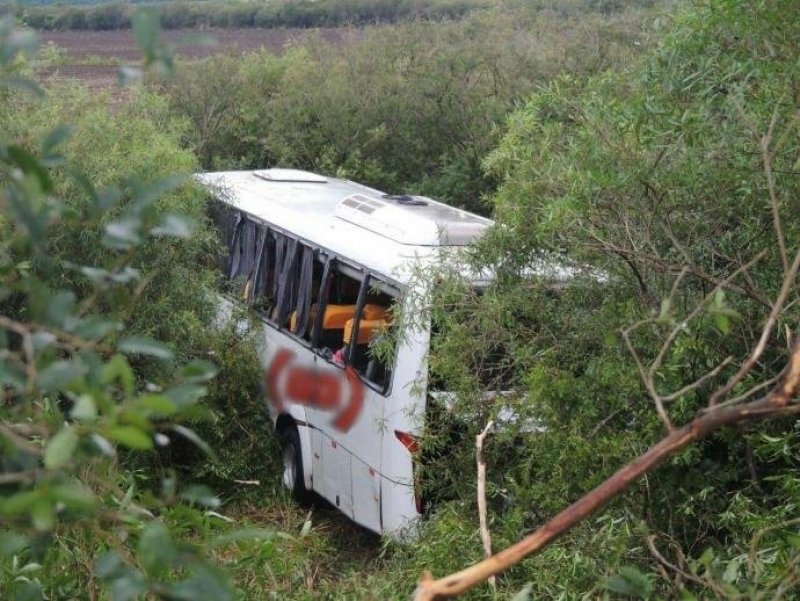 onibus-de-excursao-escolar-sofre-acidente-no-rs-1