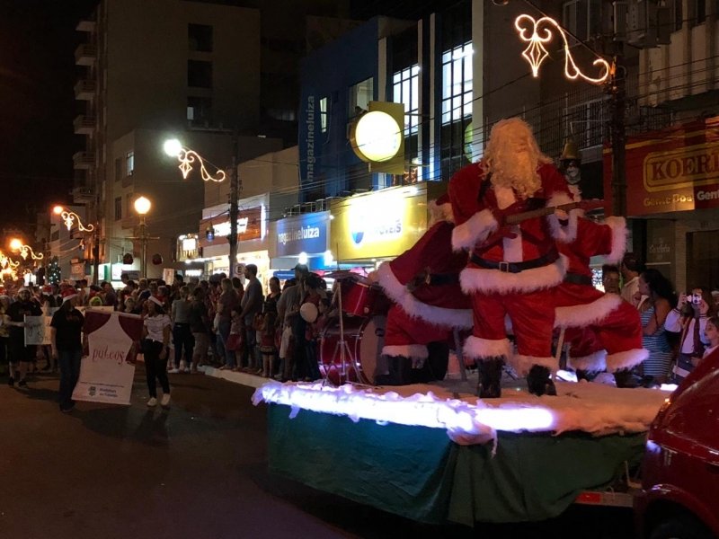 papai-noel-chega-em-tubarao-1
