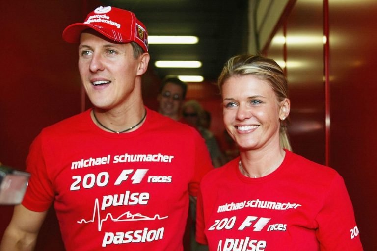 Schumacher não está mais respirando por aparelhos ou acamado 100% do tempo, revela jornal