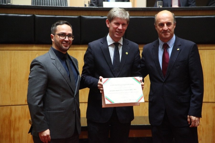 unisul-fundacao-conquista-o-oitavo-certificado-de-responsabilidade-social-1