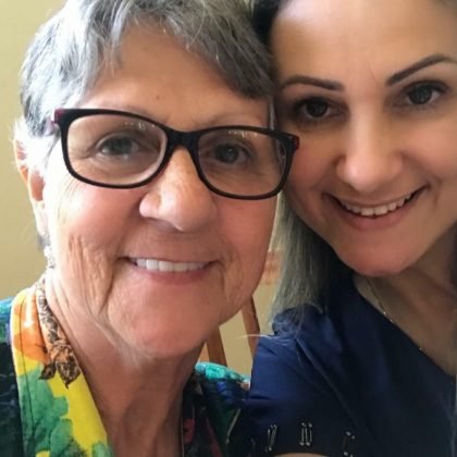 Ainda nas comemora&ccedil;&otilde;es de fim de ano, quem soprou as velinhas foi a linda Alenir Fal&aacute;cio. Parab&eacute;ns, muitas felicidades, Alenir, paz, amor e luz no seu caminho!