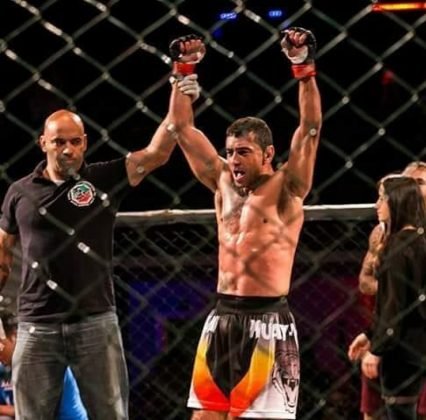 Fim do ano turbulento, mas a Jaque n&atilde;o esqueceu de seu irm&atilde;o, William Lima, parab&eacute;ns amigo, muitas felicidade e conquistas!