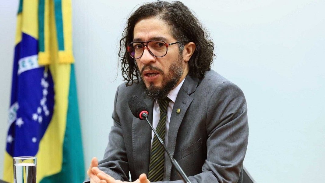 jean-wyllys-pode-ser-condenado-a-pagar-mais-de-r-100-milhoes-a-bolsonaro-1